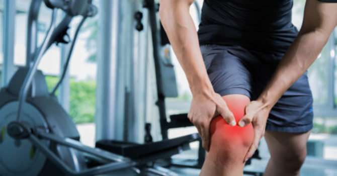 COMMON CAUSES FOR KNEE PAIN image